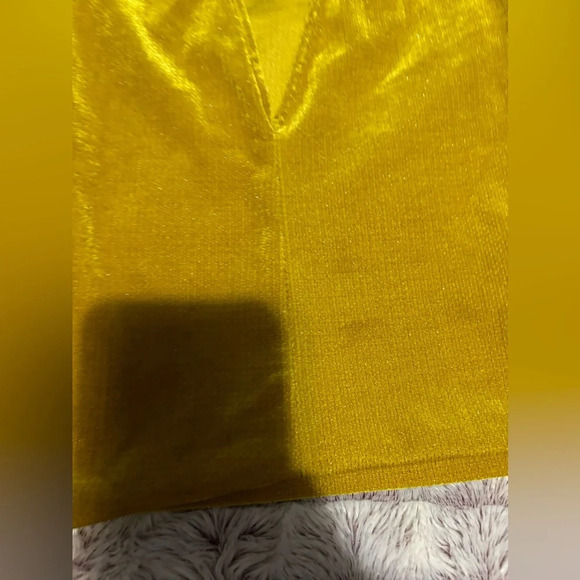 Urban Outfitters Top Gold Velvet Small - Picture 6 of 7